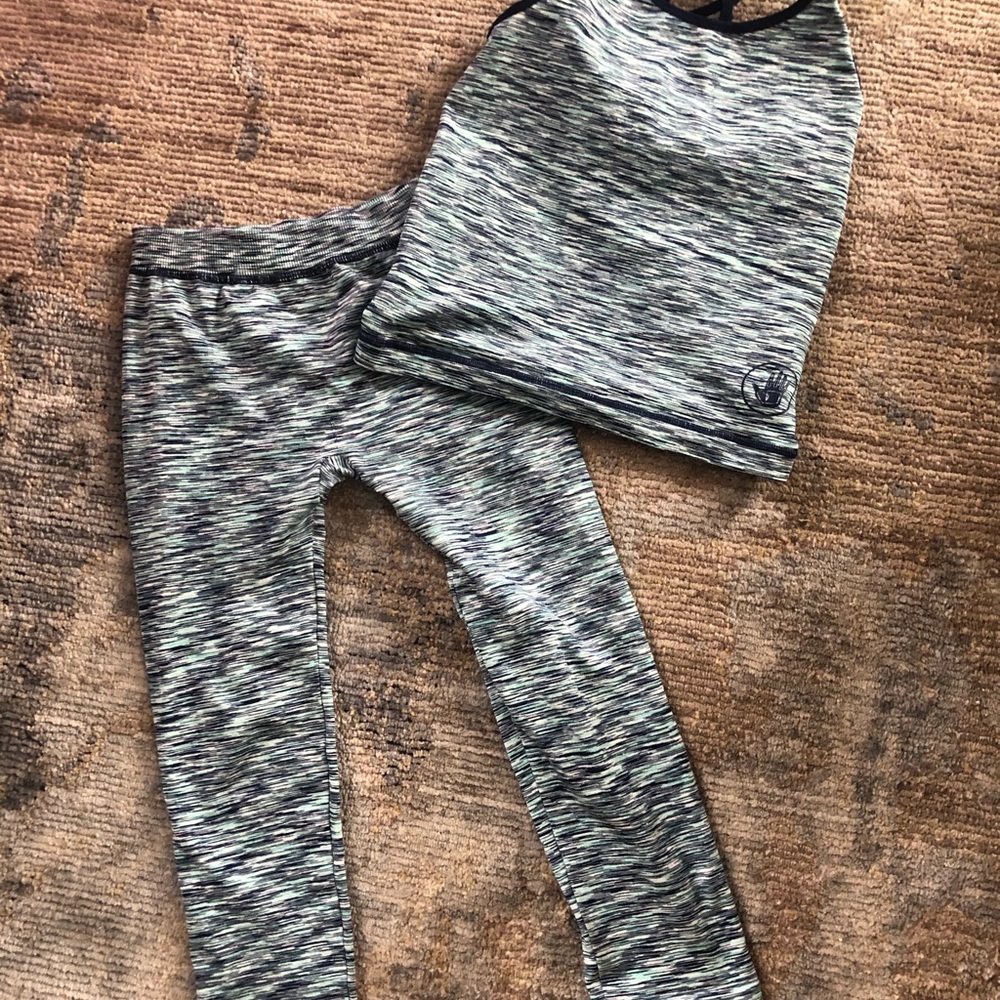 Body Glove - leggings & tank set